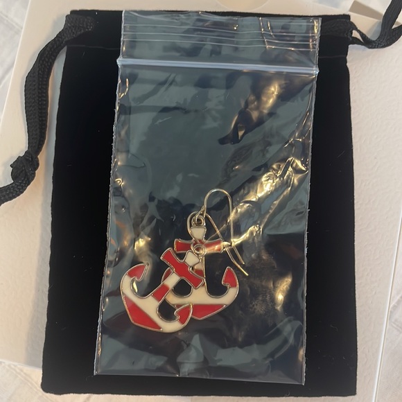 Statement Anchor dangle drop pierced earrings red white gold - Picture 4 of 4